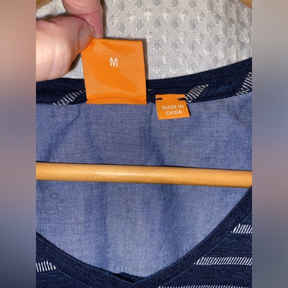 2/49$ Men’s BOSS Orange V neckline T shirt size medium - Picture 4 of 8